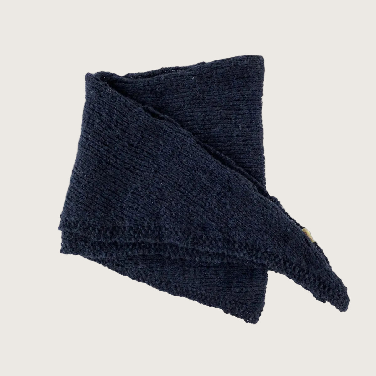 Mørkeblå tørklæde fra Coffee Beanies