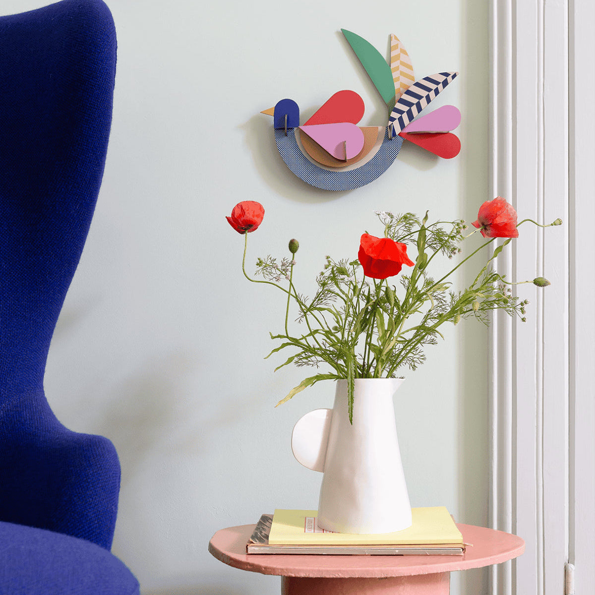 Fin farverig fugl med fine motiver og mønstre fra Studio Roof