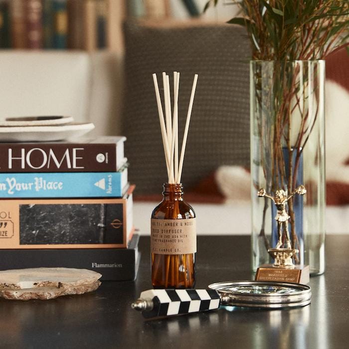 PF Candle co duftpinde med amber and moss