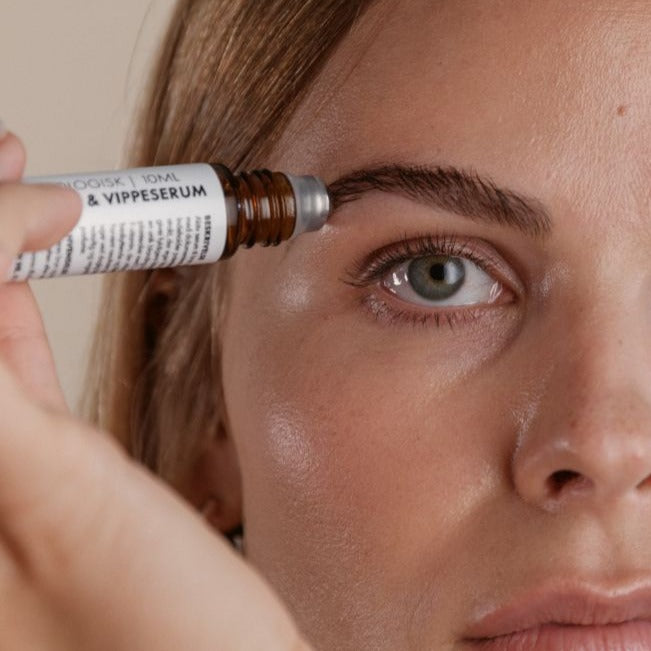 Økologisk Bryn- og Vippeserum fra Naturligolie, for fyldigere bryn og længere vipper