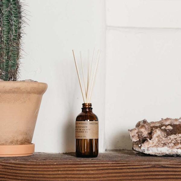 PF Candle Co duftpinde med duftvarianten Patchouli og sweetgrass