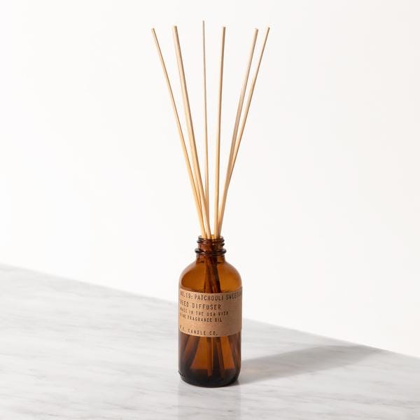 PF Candle Co Duftpinde med duften patchouli og sweetgrass