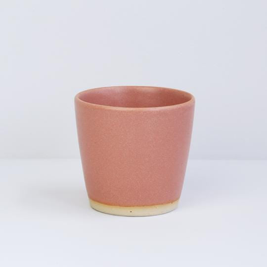 Lyserød keramik kop - perfekt til en lille god kop kaffe