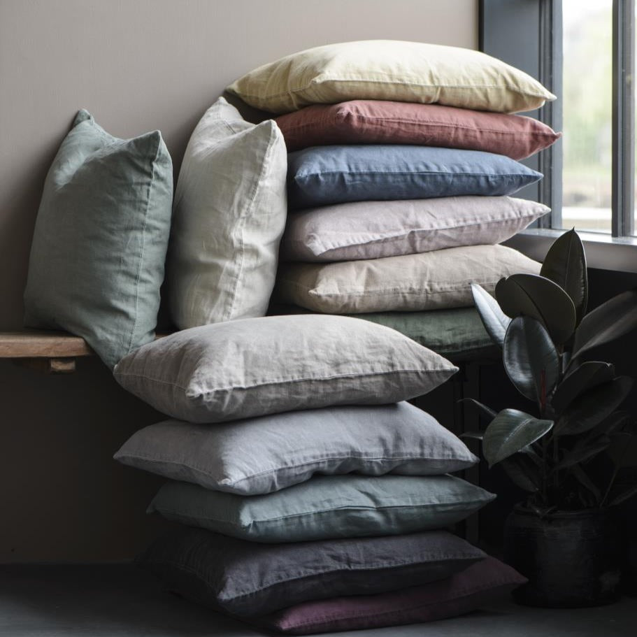 Samling af hørpuder i smukke farver fra Ib Laursen