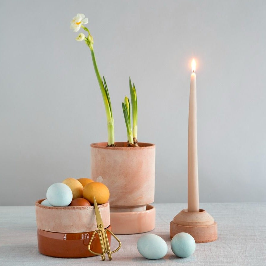 Rå terracotta urtepotter med glaserede underskåle fra Bergs Potter, Hoff Collection