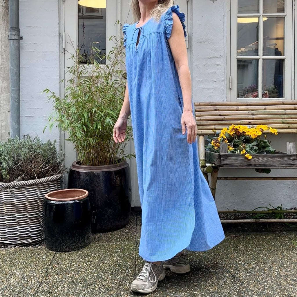 stockholm kjolen i blå og hvid strib