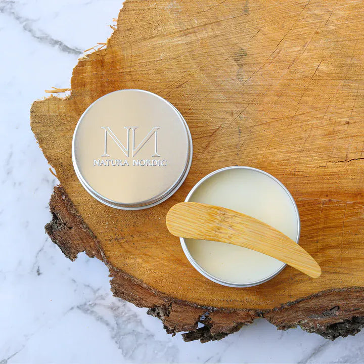 Naturlig og vegansk deodorant af Natura Nordic med duft af citron og vanilje