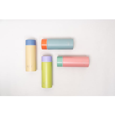 poketle mini termoflasker i pastelfarver