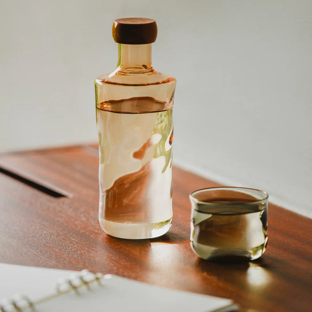 Mundblæst Swirl Vandflaske - Glow