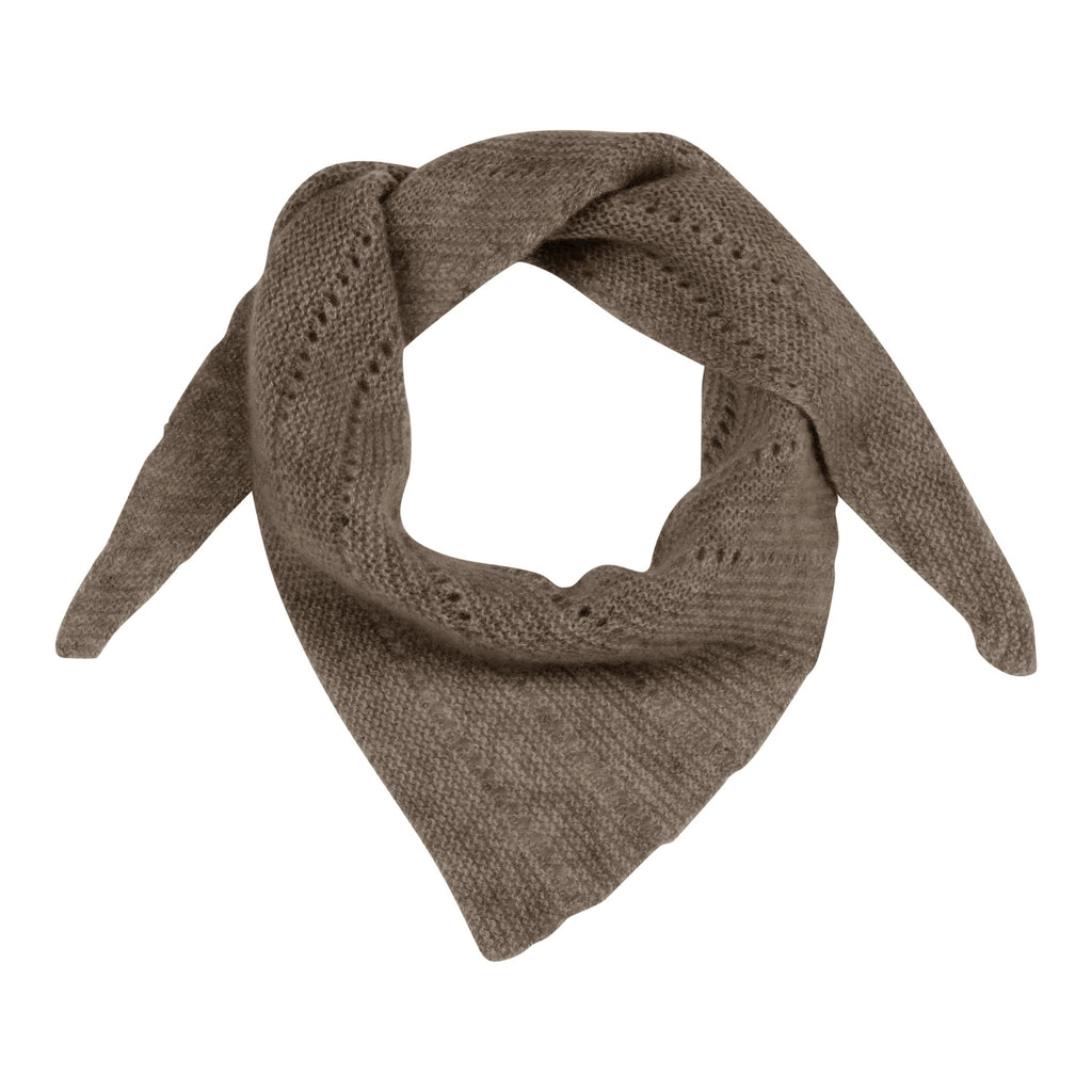Dette lille tørklæde med hulmønster bliver med sikkerhed dit foretrukne tørklæde på de kolde dage. Dette er i farven 'undyed', som er en brun farve