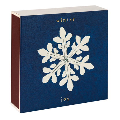 Stor tændstikkeæske fra Archivist Gallery, hvor en stor hvid snefnug er på. Perfekt til vinter og jul