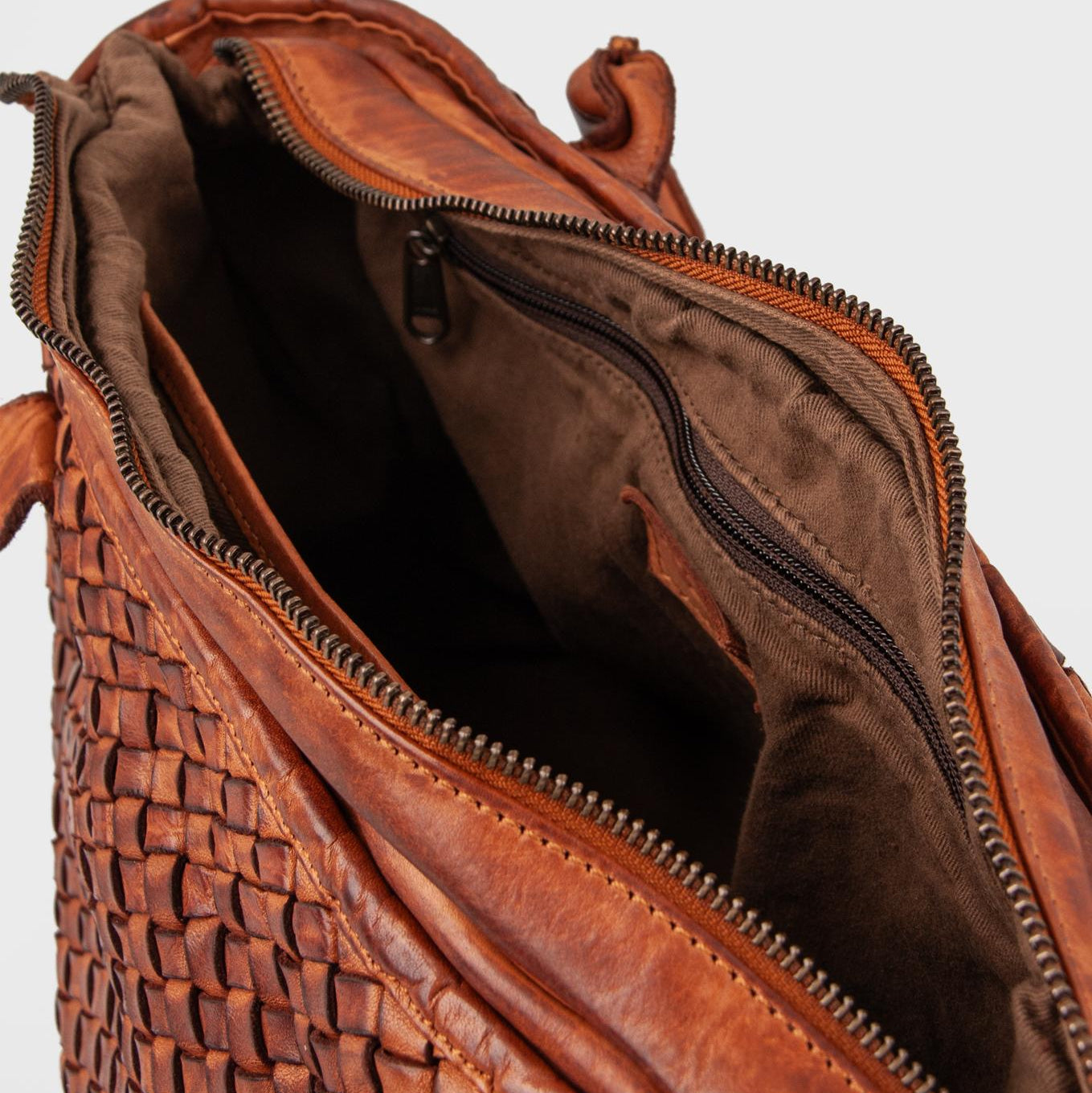 Carbella Crossbody - Cognac