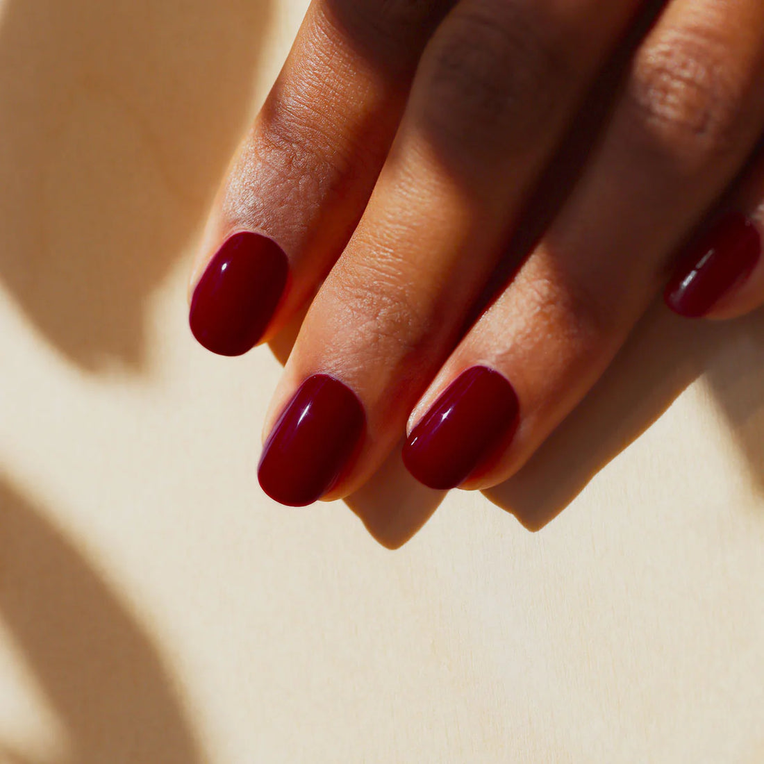 En vegansk neglelak fra Manucurist Paris i farven &