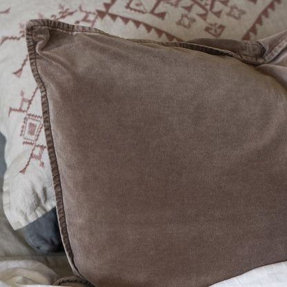 Velour pude fra Ib Laursen 50x70 i farven burned rose