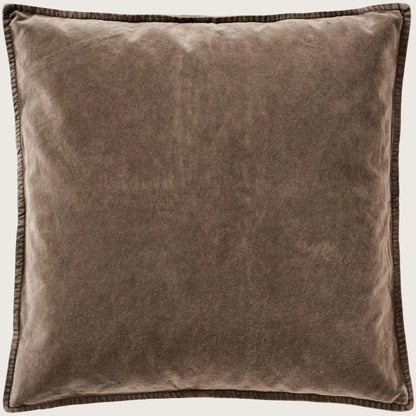Velour pude 50x50 cm fra Ib Laursen i grå farven Soil