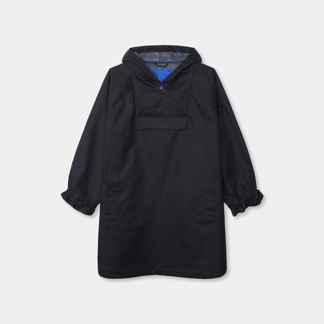 Sort poncho regnjakke fra Selfhood