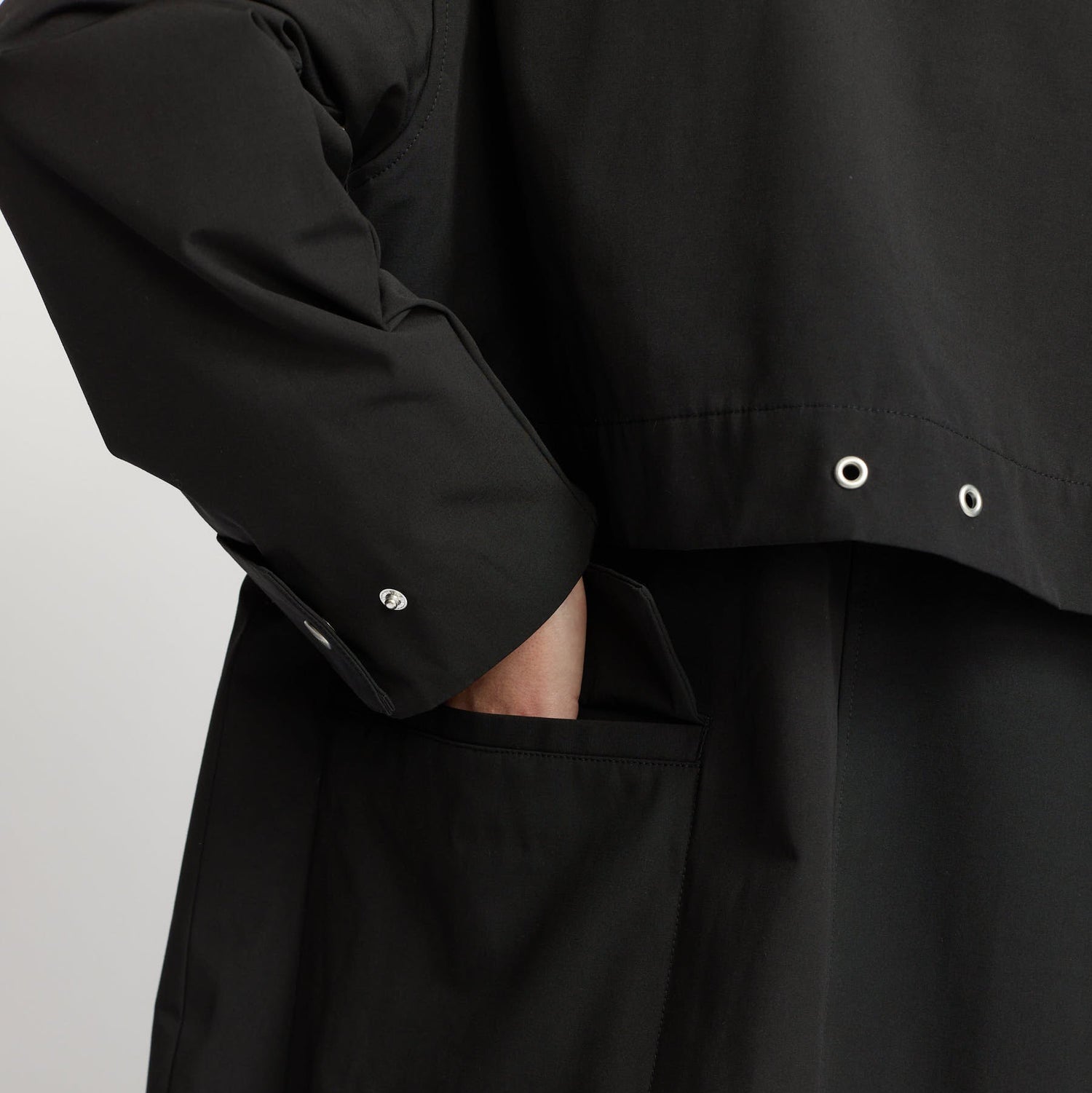 Sort trenchcoat vinterjakke fra Selfhood