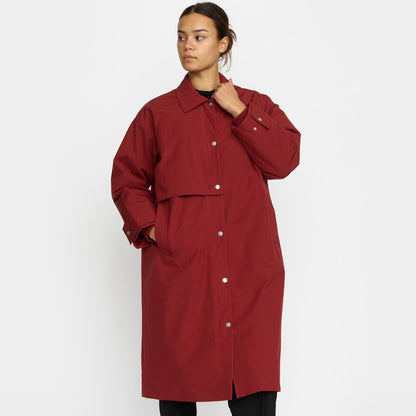 Rød/bordeaux trenchcoat vinterjakke fra Selfhood