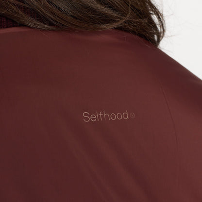 Let bomberjakke fra Selfhood i recycled nylon