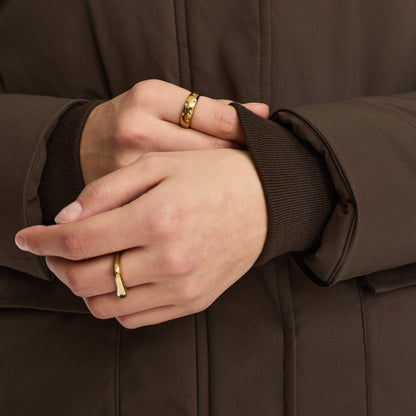 Ribkanter ved parka coat fra selfhood