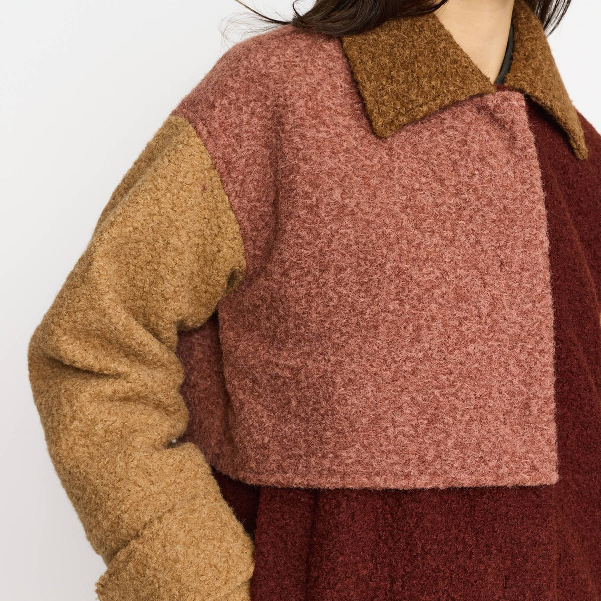 Selfhood lang bouclé jakke i rust, bordeaux og beige