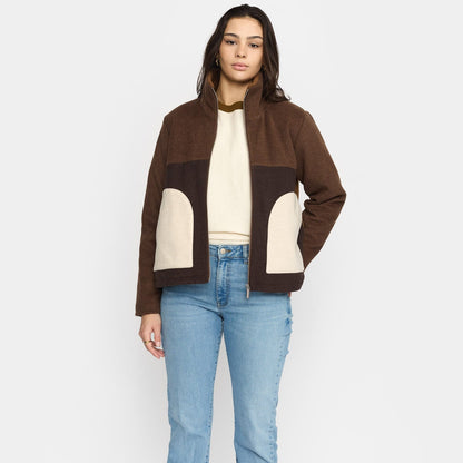 Colorblock jakke fra Selfhood med metallynlås og justerbar kant