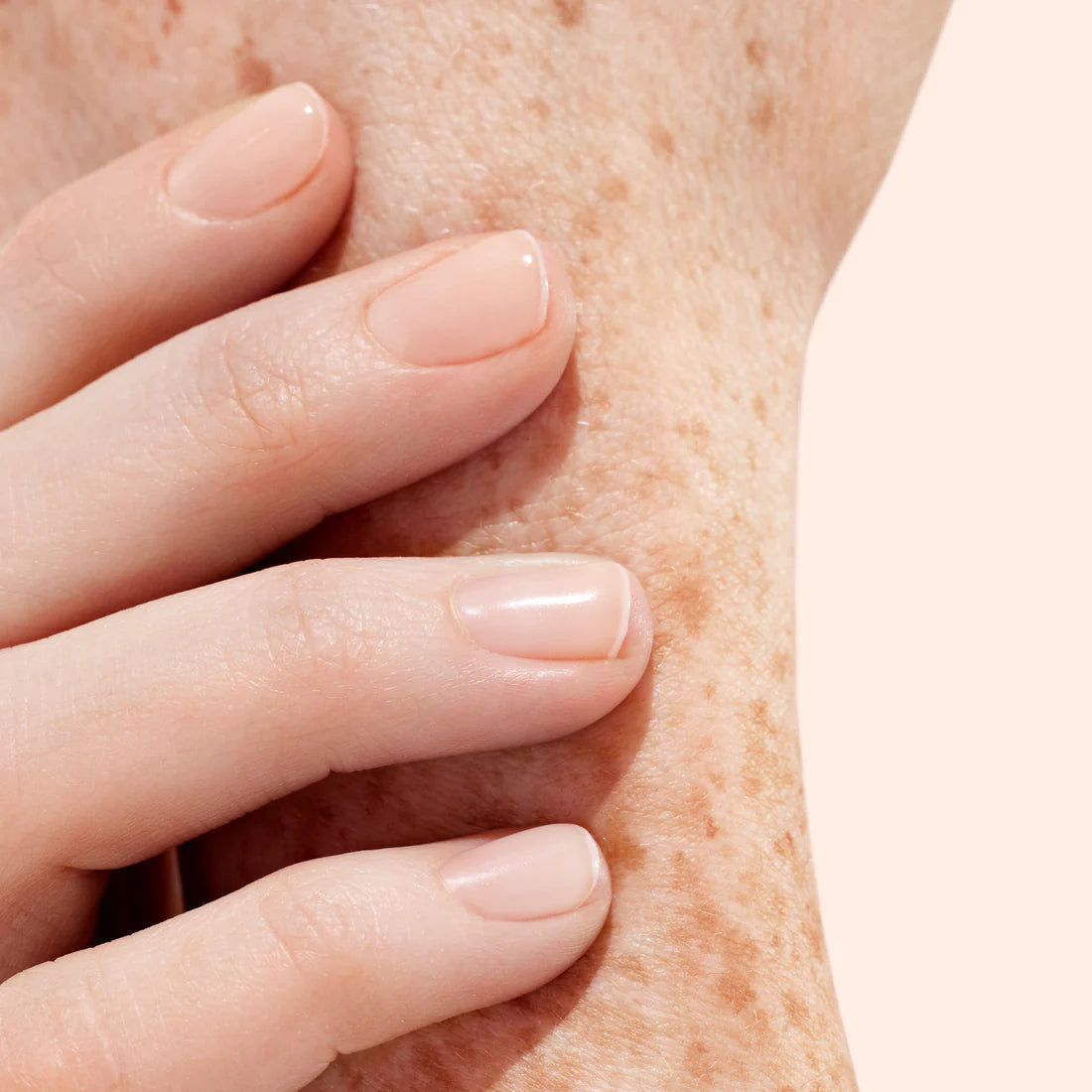 Active Smooth Neglelak - Sheer Rosy Finish (00)