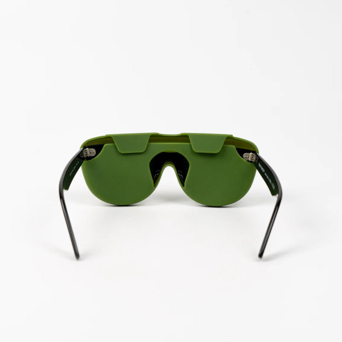 Armygrønt silikone brilleetui fra Lups The Case med robust udtryk