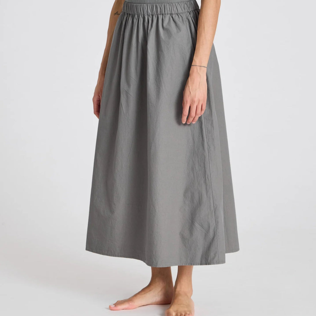 Astrid Nederdelen fra Gai Lisva i en grøn/grå farve