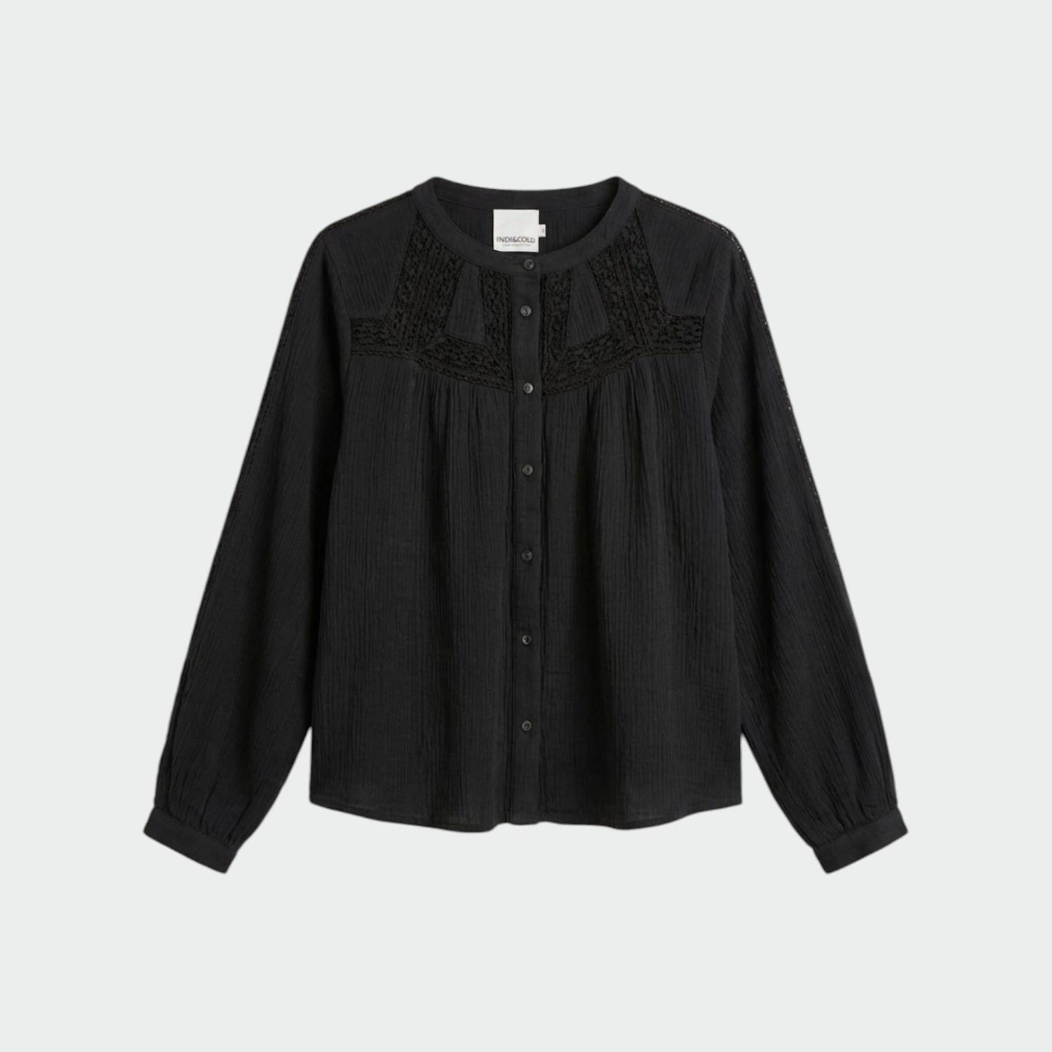 Sort skjorte fra Indi &amp; Cold med feminine blondedetaljer
