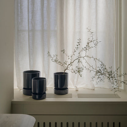The Hoff Pot &amp; Saucer - Glaseret Sæt - Sapphire Blue