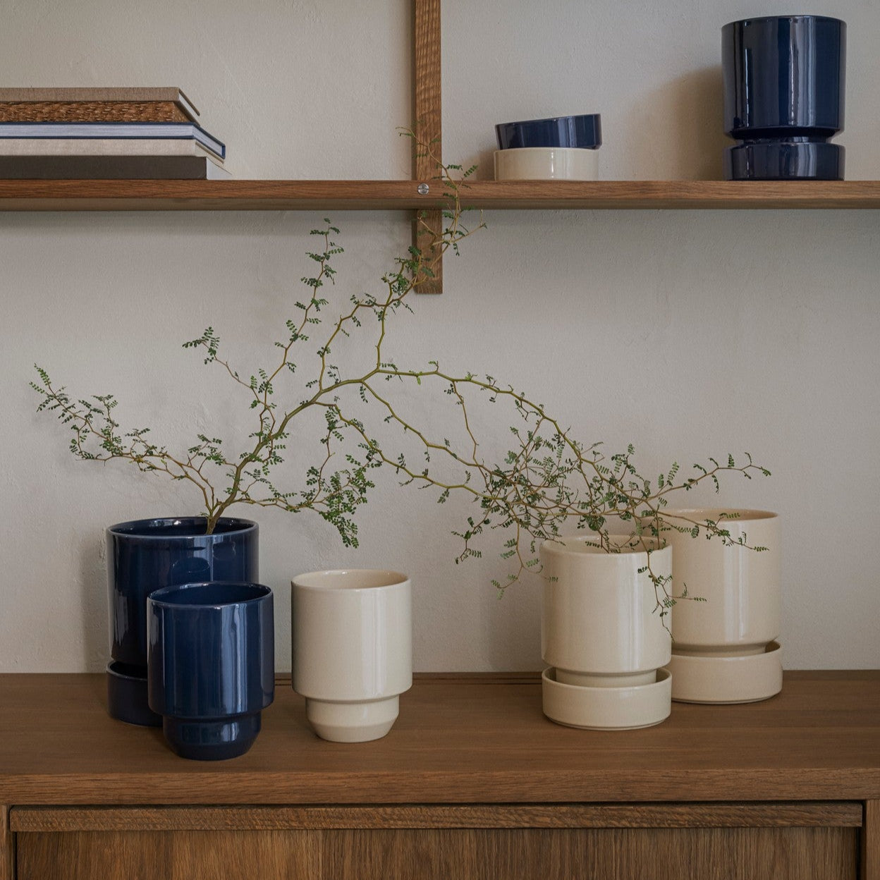 The Hoff Pot &amp; Saucer - Glaseret Sæt - Sandstone