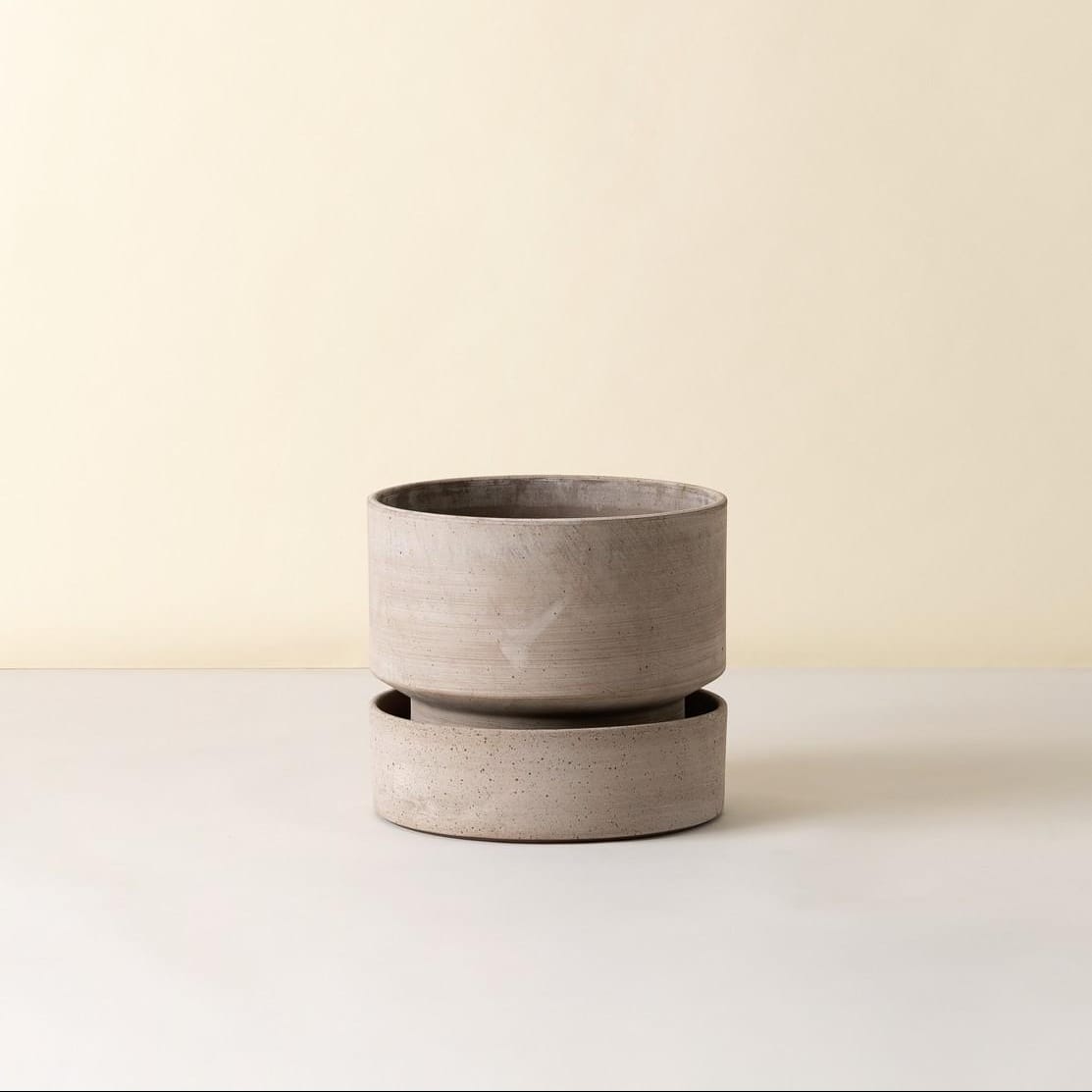 The Hoff Low Pot. Urtepotte i Raw Grey. 