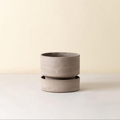 The Hoff Low Pot. Urtepotte i Raw Grey. 