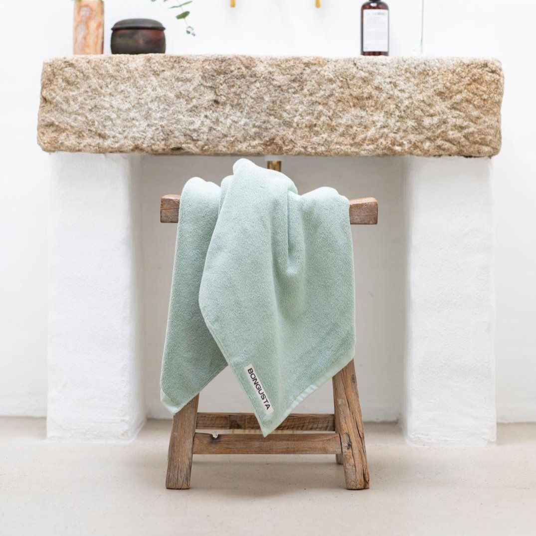 Bongusta Naram ensfarvet håndklæde i mint str. 70x140 cm
