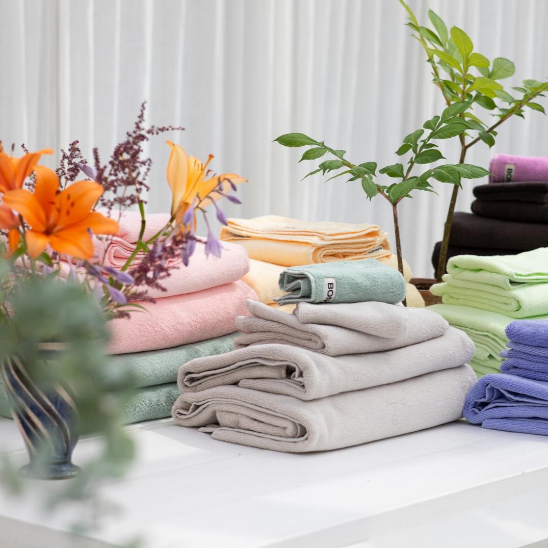 Ensfarvet håndklæder fra Bongusta