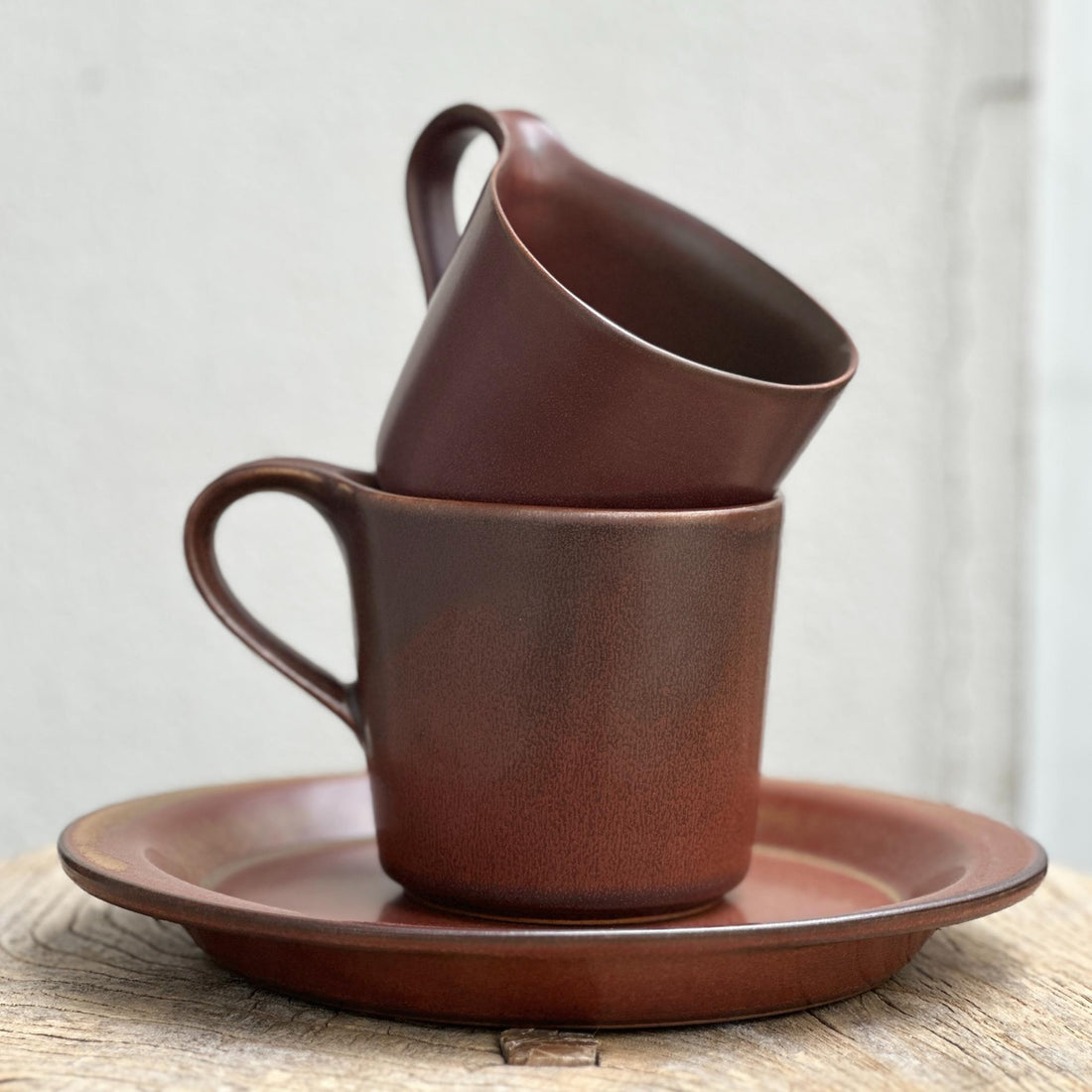Brun keramik tallerken fra Ceramic Japan