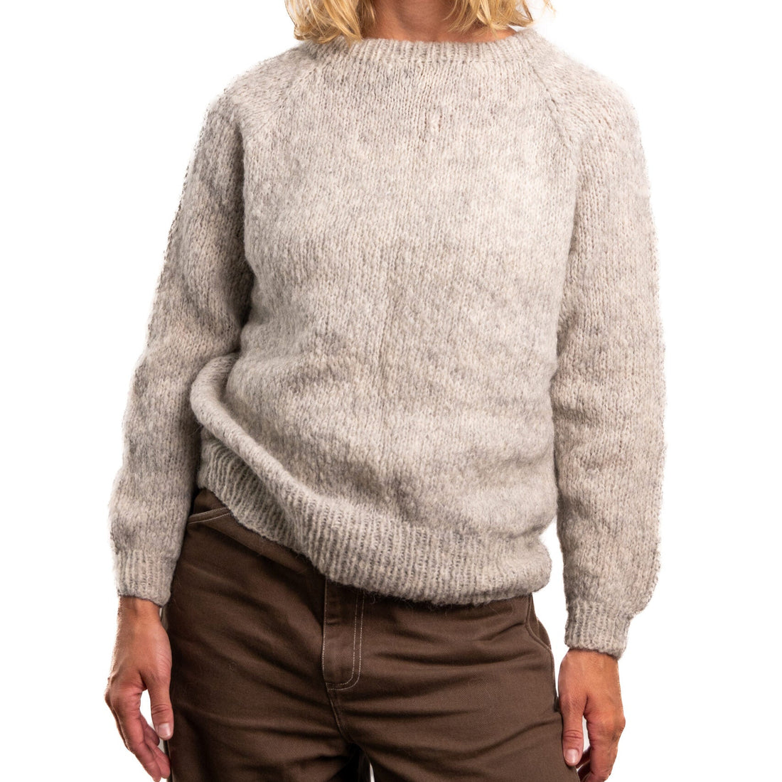 Lysegrå striktrøje i alpaka fra Coffee Beanies