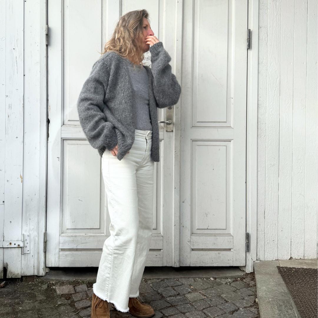 Tidløs grå cardigan til lag-på-lag styling