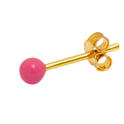 Color ball fra LULU Cph er en ørestik med en enkelt kugle på - denne er pink som er en lyserød farve