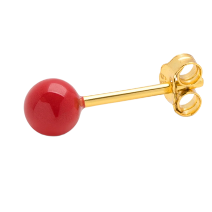 Color ball fra LULU Cph er en ørestik med en enkelt kugle på - denne er passion red som er en rød farve