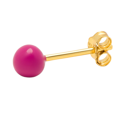 Color ball fra LULU Cph er en ørestik med en enkelt kugle på - denne er i en kraftig pink