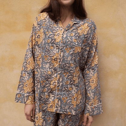 Pyjamas i Blokprint- Soft Blue Big Flower
