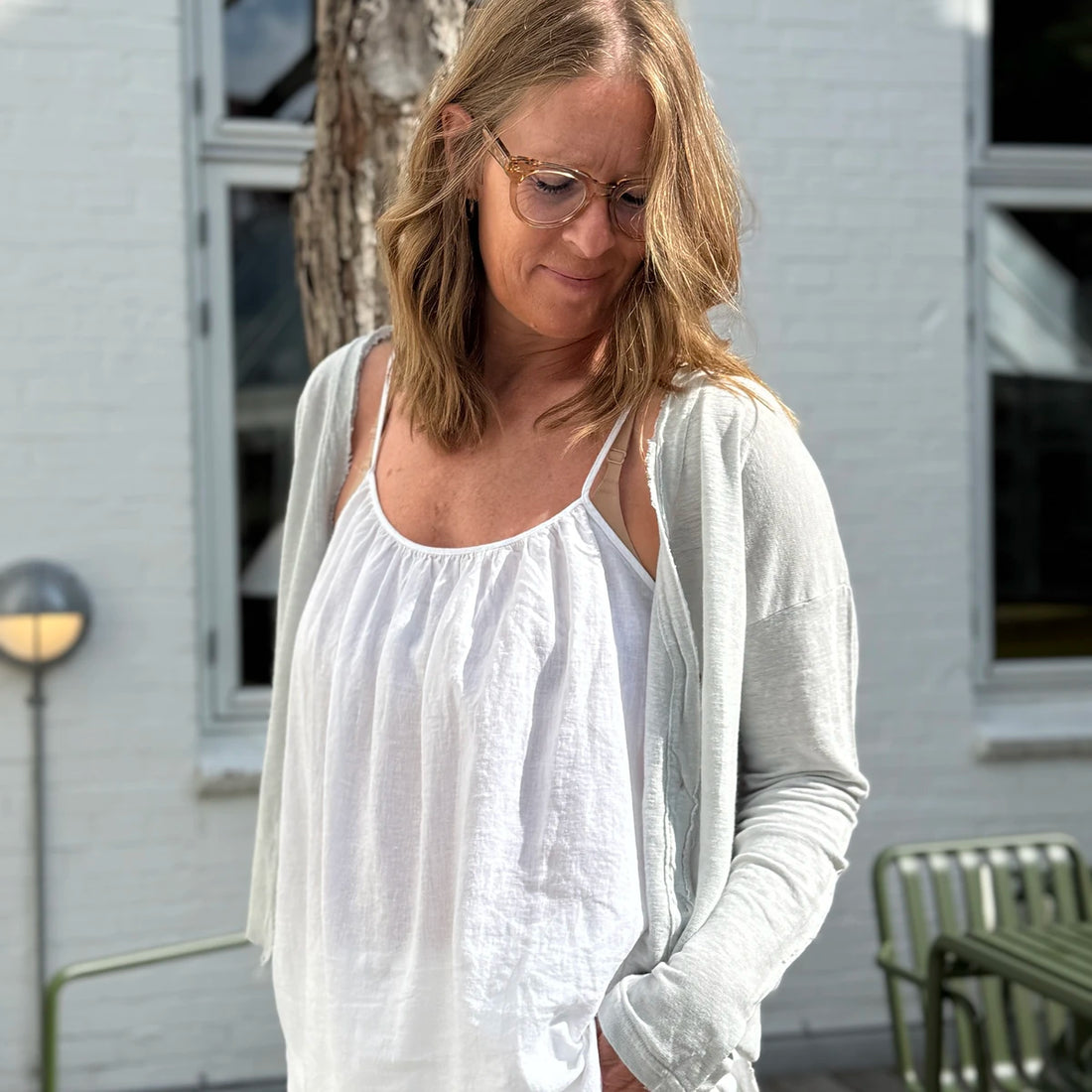 Lysgrå langærmet cardigan i hør fra Crossley