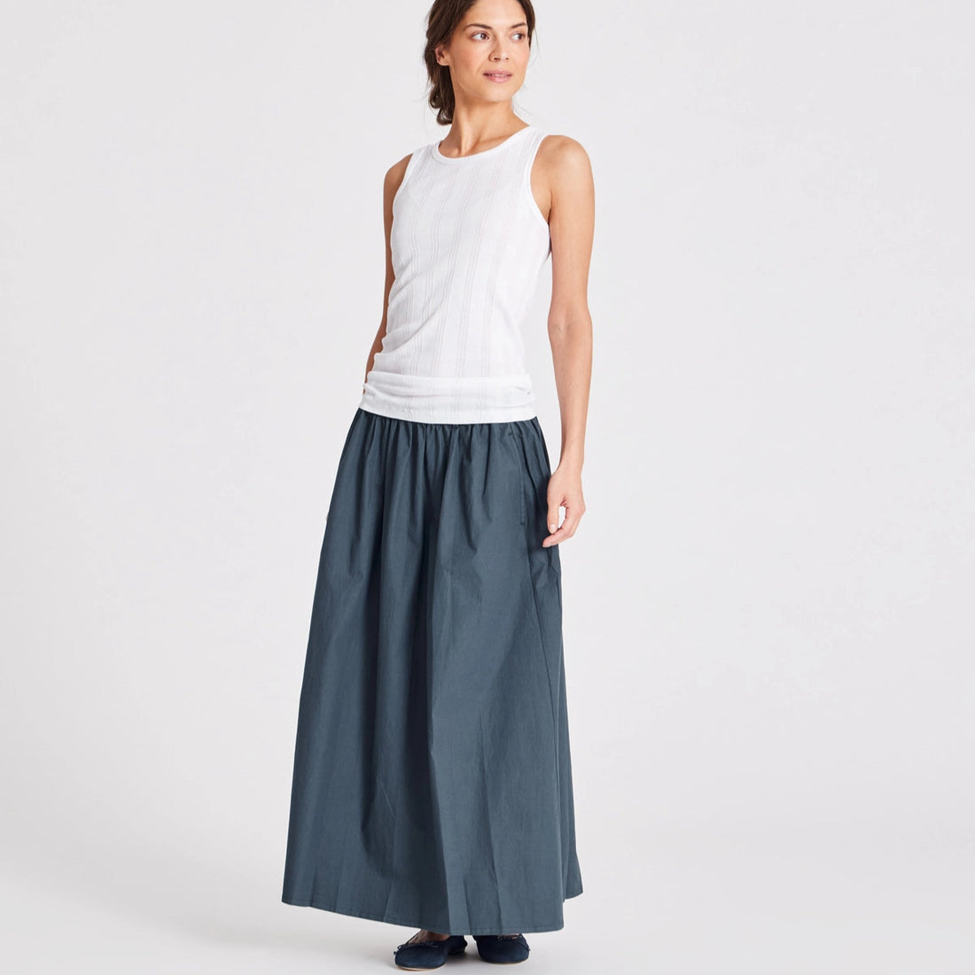 Gai+Lisva Astrid lang nederdel med elastik i taljen. Denne er i farven &