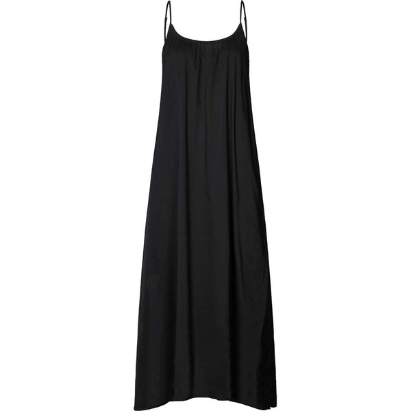 Carmen kjolen fra Gai+Lisva er en lang stropkjole i sort - perfekt til sommer!