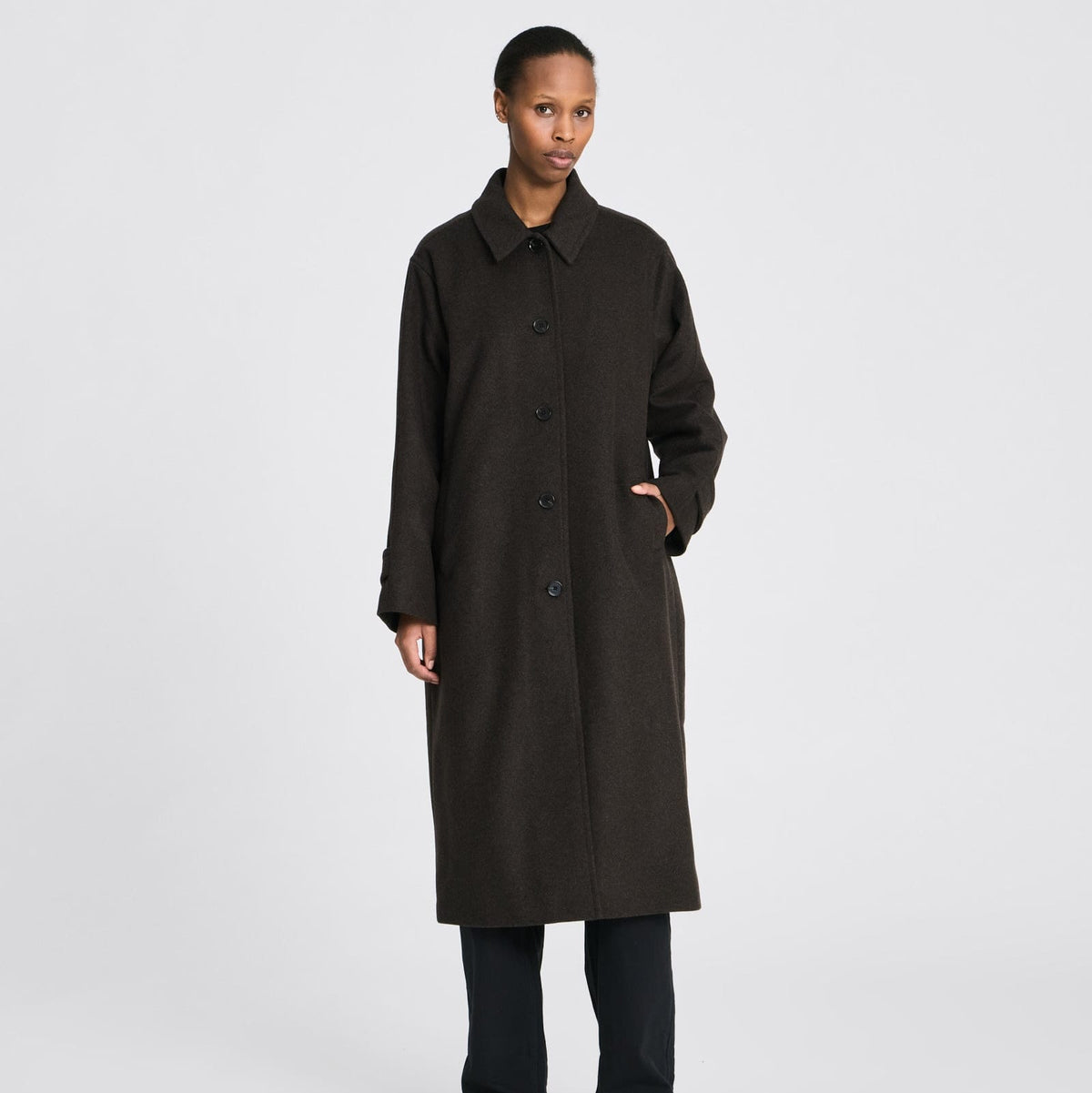 Lang mørkebrun Tove Coat i oversize pasform