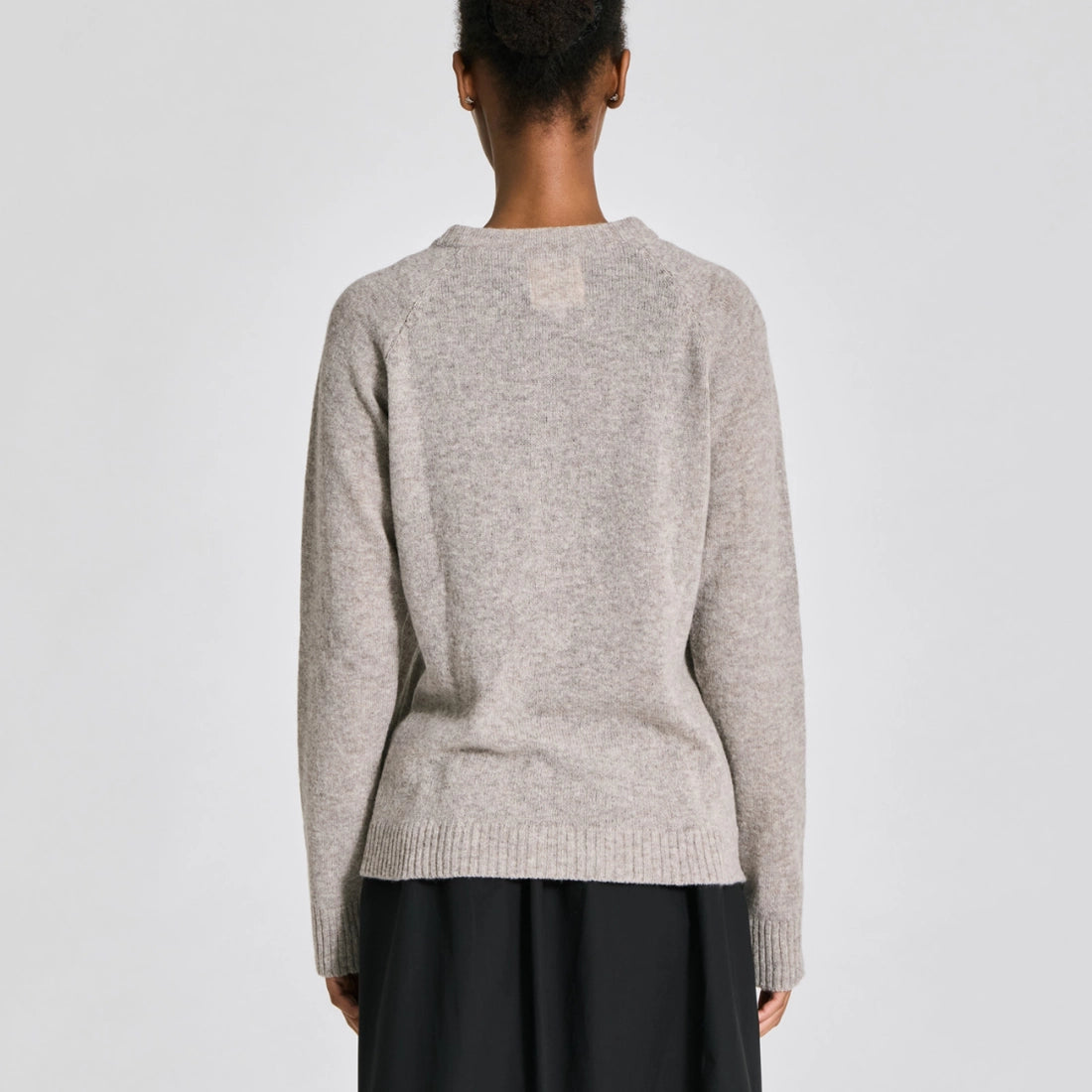 Gråmeleret cardigan i 100% økologisk lammeuld