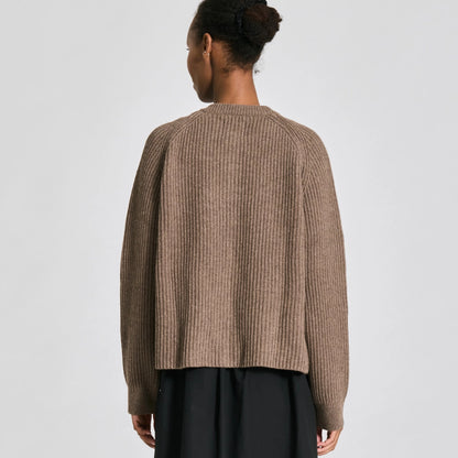 Brun cardigan i 100% økologisk lammeuld med lommer