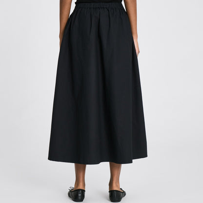 Detaljebillede af Alice Skirt i sort 100% økologisk bomuldspoplin.